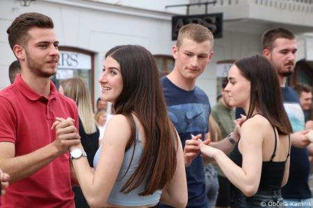 Po dveh letih Kamnik danes v znamenju maturantske četvorke (52)